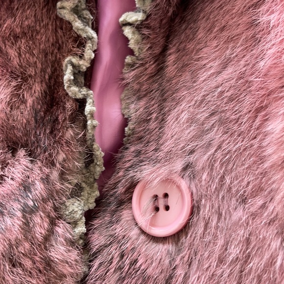 Beautiful fur/velvet vest a unique piece. - Picture 9 of 11